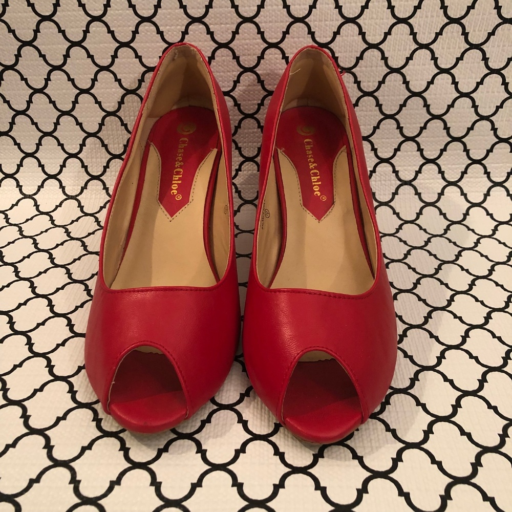 Chase and Chloe red shoes size 10 - Picture 2 of 7